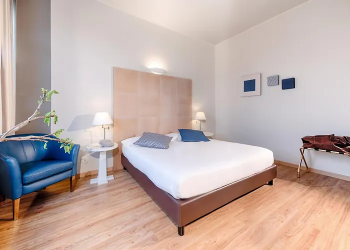 オロ ブルー ホテル