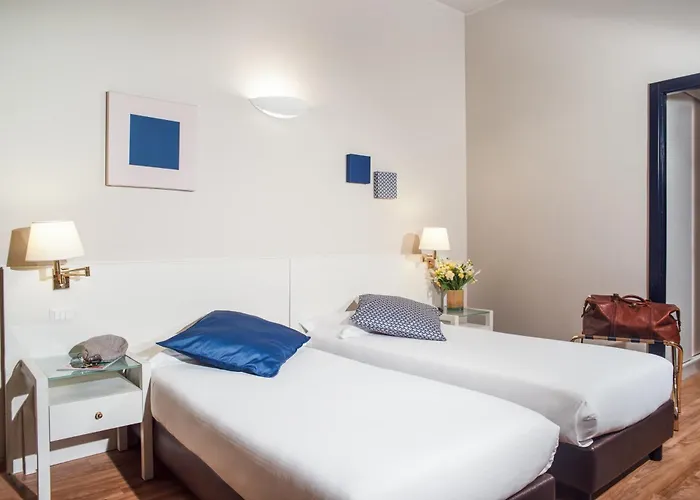 オロ ブルー ホテル 4*