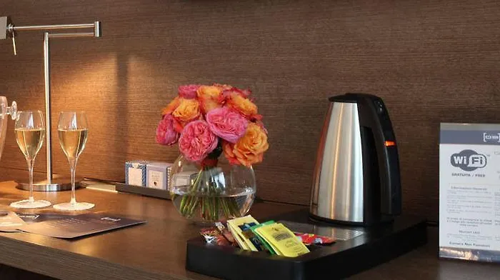 ホテル オロ ブルー ミラノ