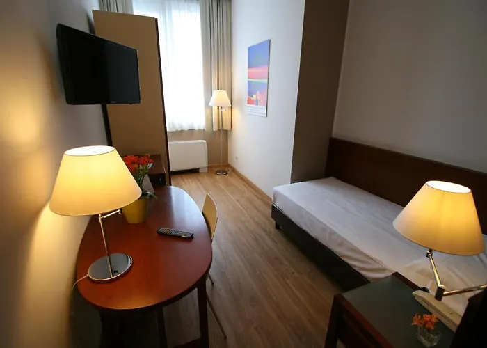 オロ ブルー ホテル ミラノ