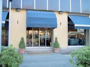 オロ ブルー ホテル