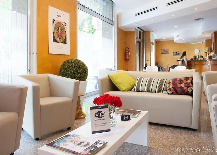 オロ ブルー ホテル 4*