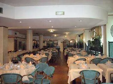 オロ ブルー ホテル 4*