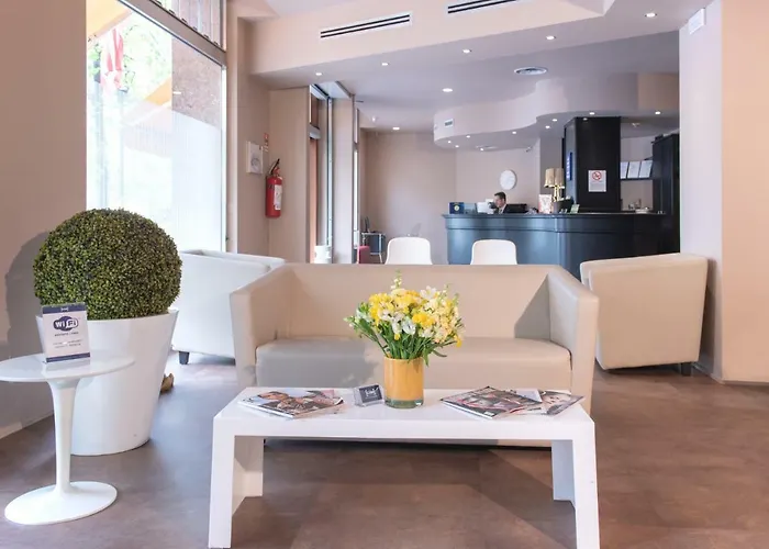 オロ ブルー ホテル 4*